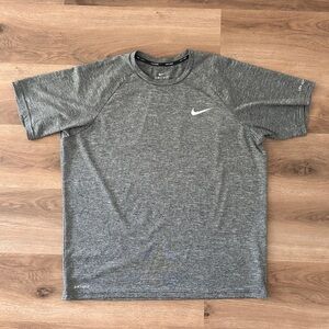 Nike Men's Heathered Short-Sleeve Hydroguard Swim Shirt- EUC